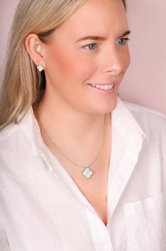 9ct Yellow Gold White Mother of Pearl Bloom Large Four Leaf Clover Ball Edge Chain Necklet