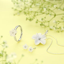 Sterling Silver White Agate Tuberose Platycodon Ring, R996.