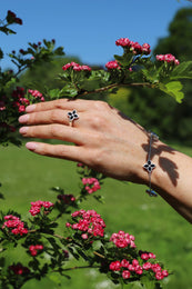 Sterling Silver Whitby Jet Bloom Flower Ball Edge Bracelet B1272